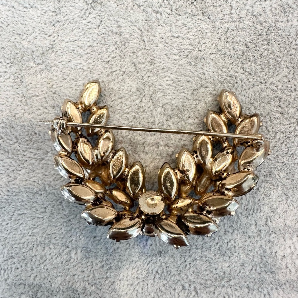 Vintage Blue Aurora Borealis Marquis Prong Set Rhinestone Silver Tone Brooch - Picture 4 of 5